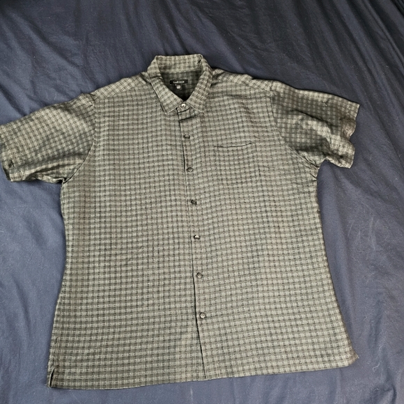 VanHeusen Short Sleeve Shirt - Picture 3 of 4